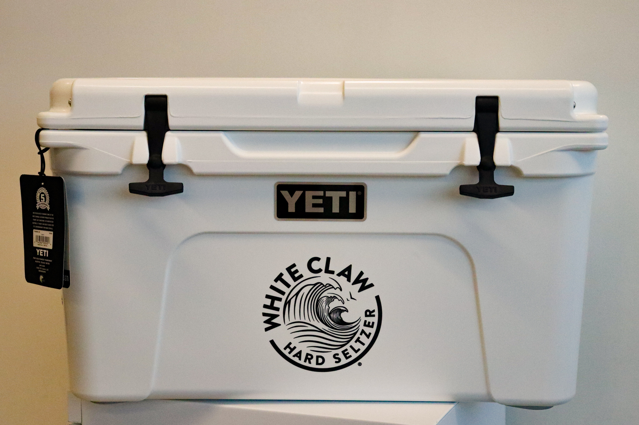 White Claw Yeti Tundra 45 Cooler, 18aug2023