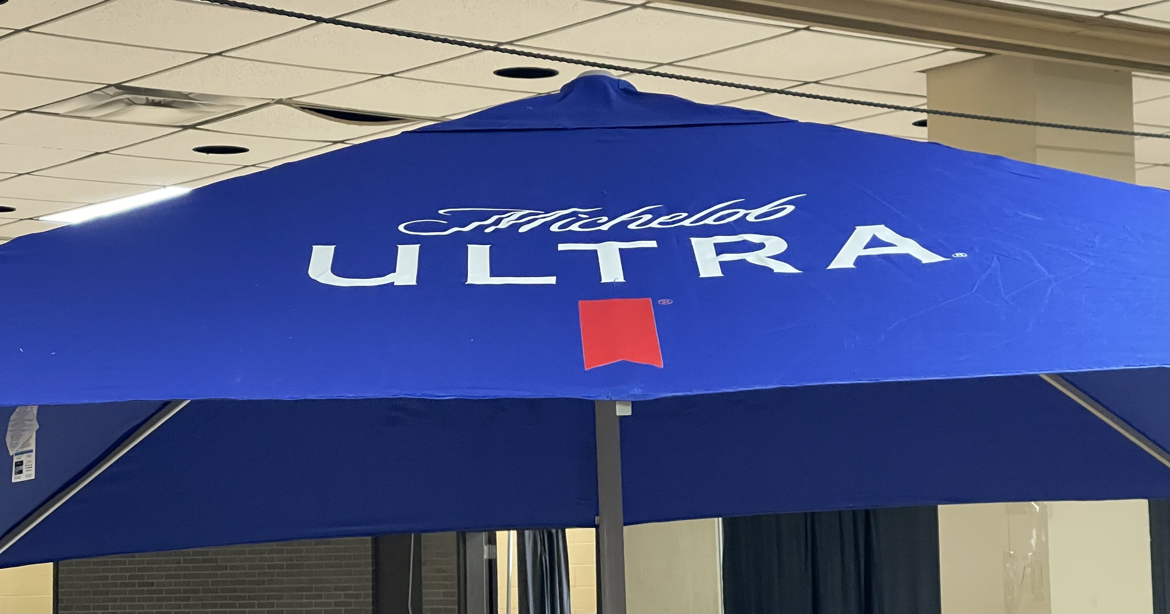 GIANT Michelob ULTRA Patio Umbrella (approximately 16 feet s ...