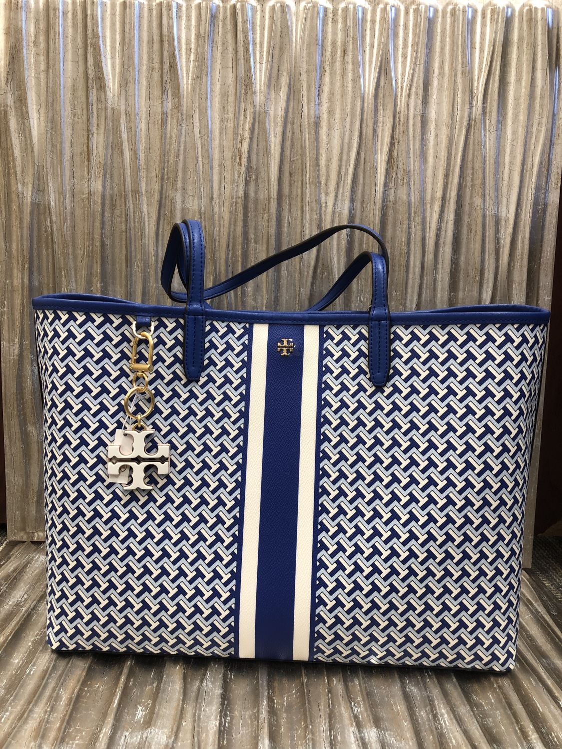 Tory Burch Tile T Link Tote | nscbags | Bid Now - ☑ $241 ...