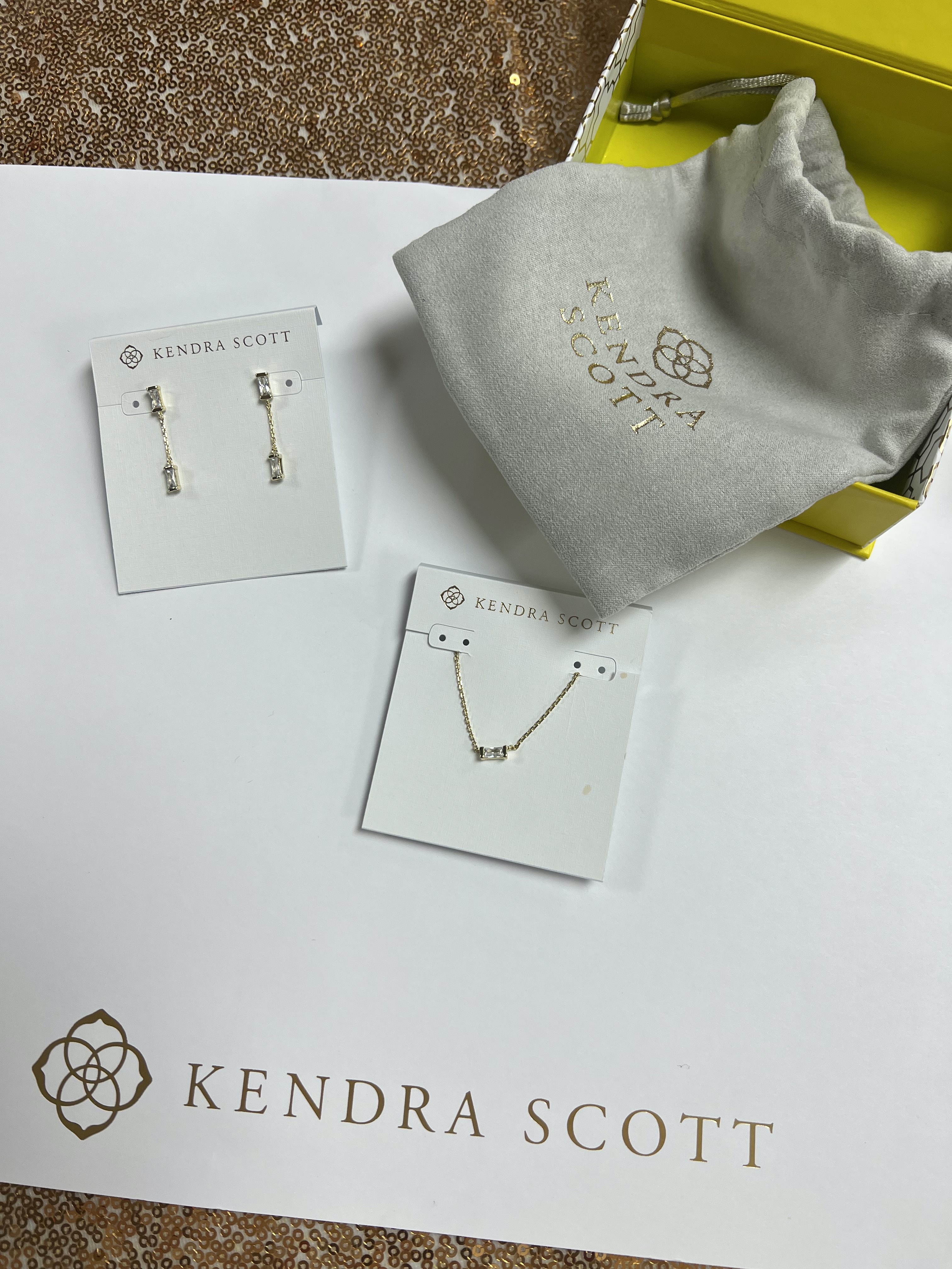Kendra Scott: Cross Pendant Necklace White Crystal - Silver | Makk Fashions