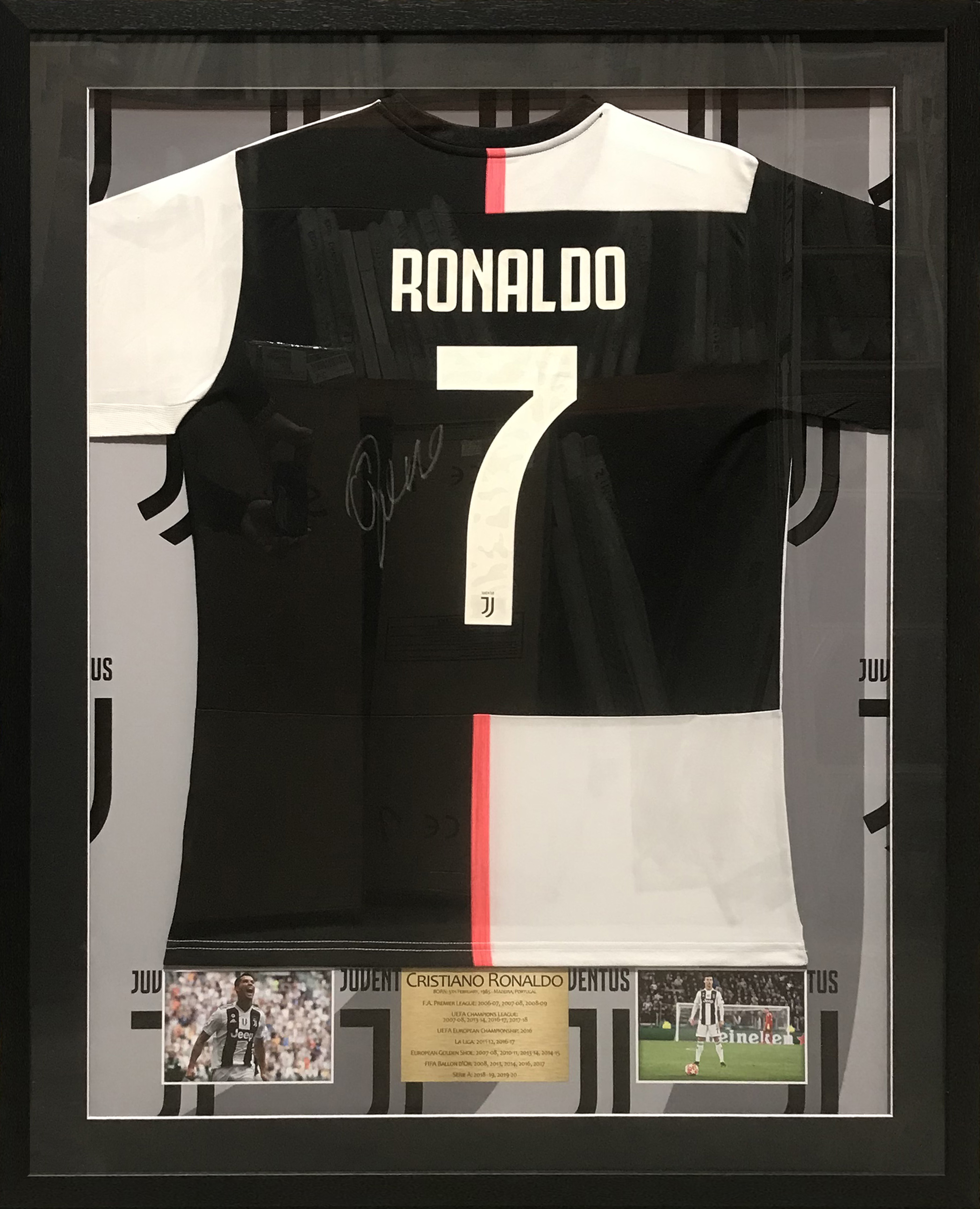 Cristiano Ronaldo Signed Juventus Jersey